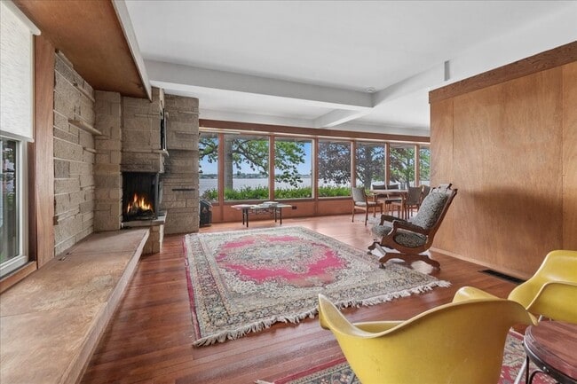 Foto del edificio - 35 Lakeview Pl