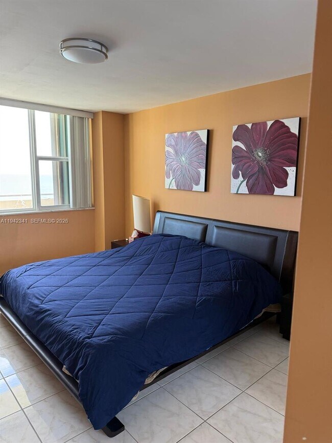 Foto del edificio - 3180 S Ocean Dr