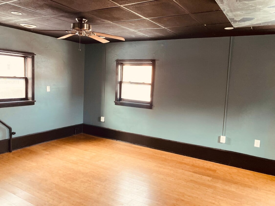 Photo - 922 Western Ave