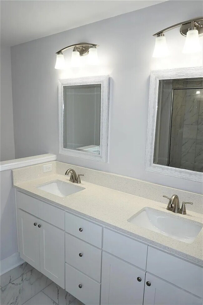 Foto del edificio - 1040 McLain Rd