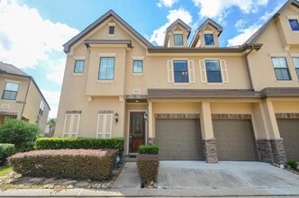 Building Photo - 3042 Royal Oaks Crest