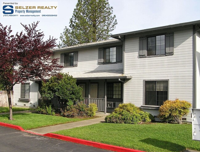Building Photo - 880 S Orchard Ave