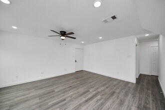 Building Photo - 8213 Richland Dr