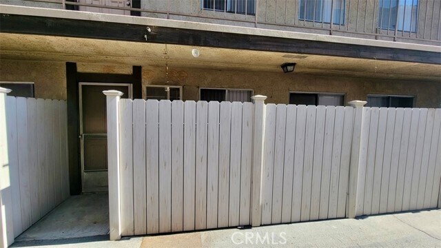 Foto del edificio - 14817 Sylvan St