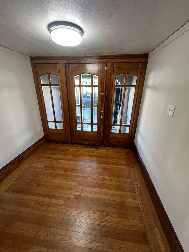 Foto del edificio - 854 37th Ave