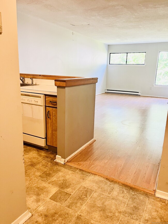 Building Photo - 3699 Broadbridge Ave
