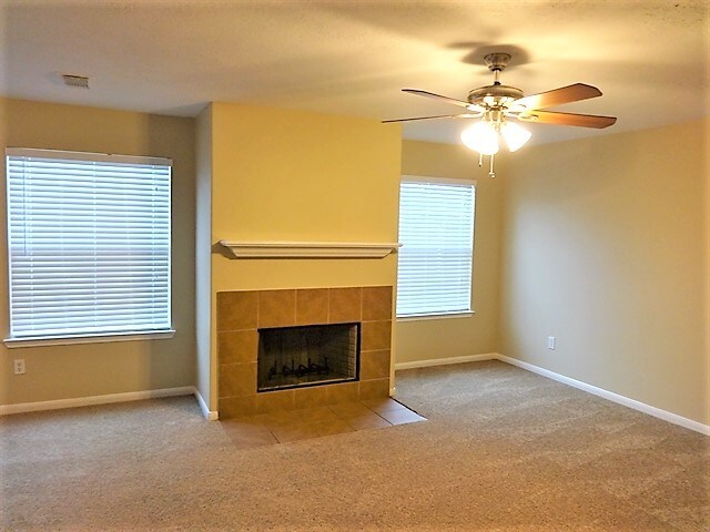 Foto del edificio - 9031 Ferndale View Dr