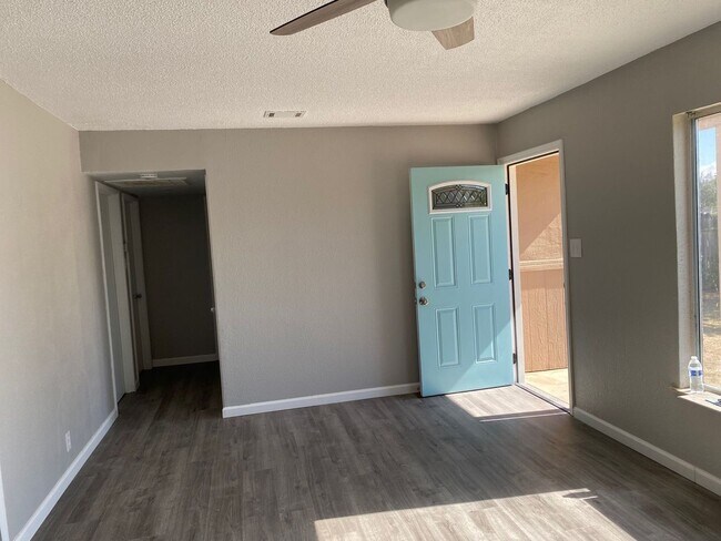 Foto del edificio - Coming Soon!