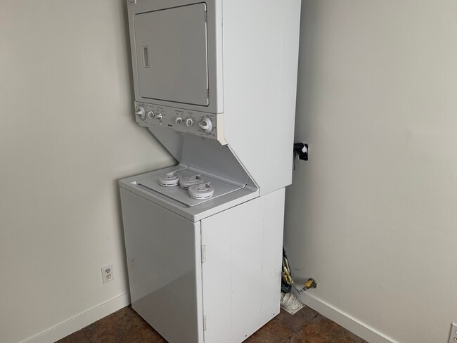 Laundry in Kitchen - 36 Brooks Ave