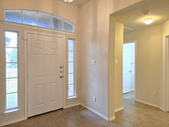 Building Photo - 4/2 in China Spring