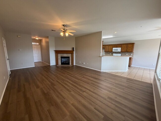 Foto del edificio - 411 S Pointe Ln