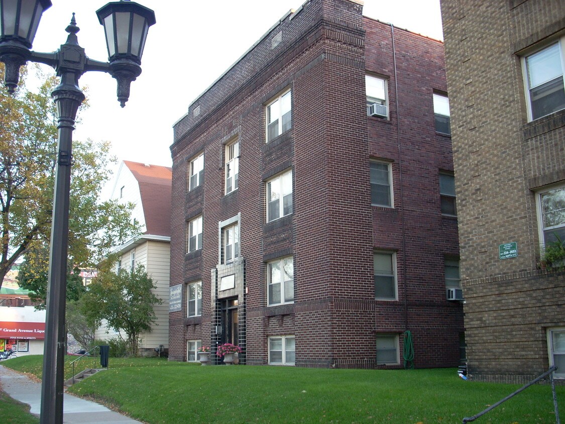 Primary Photo - 928 Grand Ave