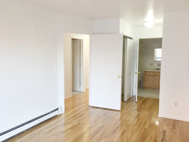 Foto del edificio - 5137 71st St