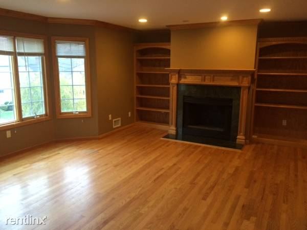 Building Photo - 174 Outwater Ln