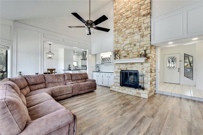 Building Photo - 3606 Crosswind Dr