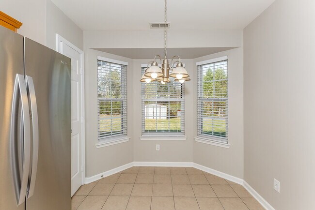 Foto del edificio - 5238 Courtfield Dr