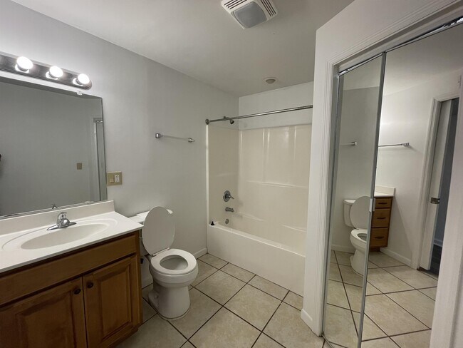 Foto del edificio - 119 Ridgecrest Cir