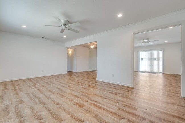 Building Photo - 5833 Birchbrook Dr