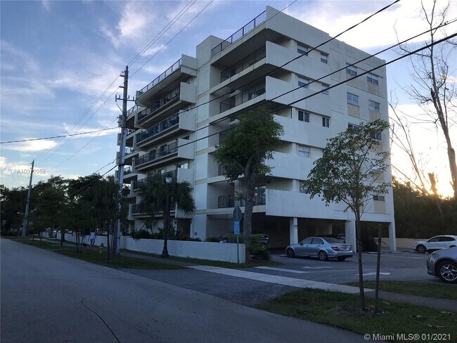 Foto del edificio - 16508 NE 26th Ave