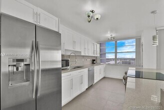 Building Photo - 18041 Biscayne Blvd