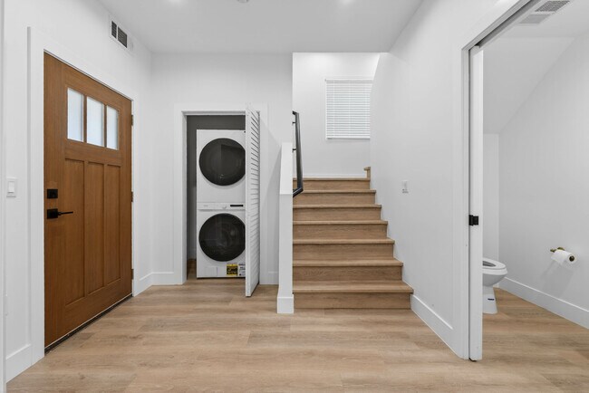 Foto del edificio - 678 E 45th St