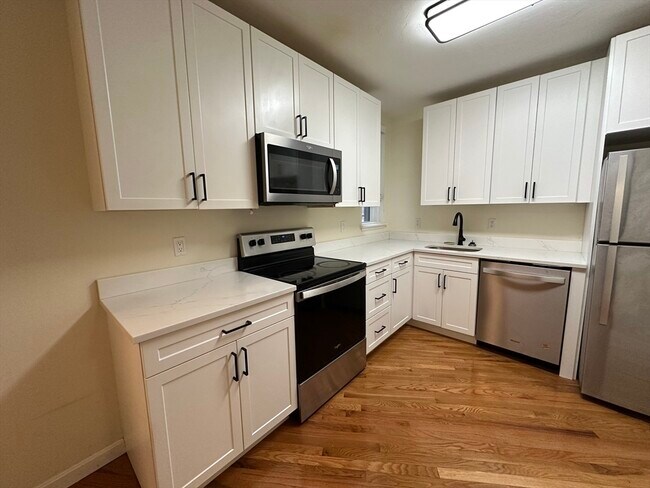 Foto del edificio - 1405 Beacon St