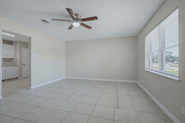 Building Photo - 5471 Buena Vista Ave