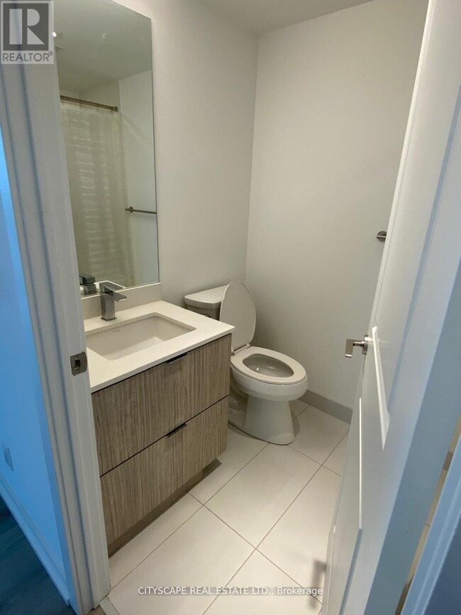 Photo du bâtiment - 395-3395 Bloor St E