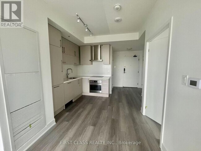 Building Photo - 38-2038 Andre de Grasse St
