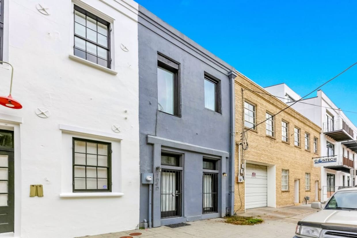 Primary Photo - 1040 Annunciation St