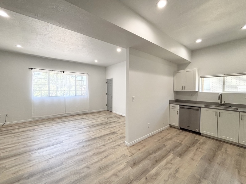 Photo - 1090 South 1100 East - C