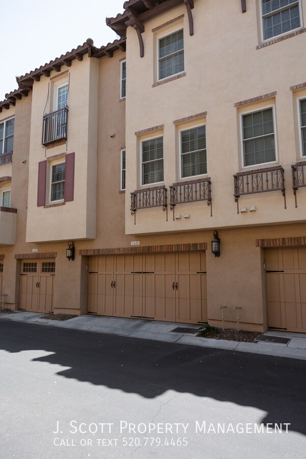 Foto del edificio - 2445 E Montecito Ave
