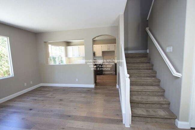 Building Photo - 43 Avenida Brio