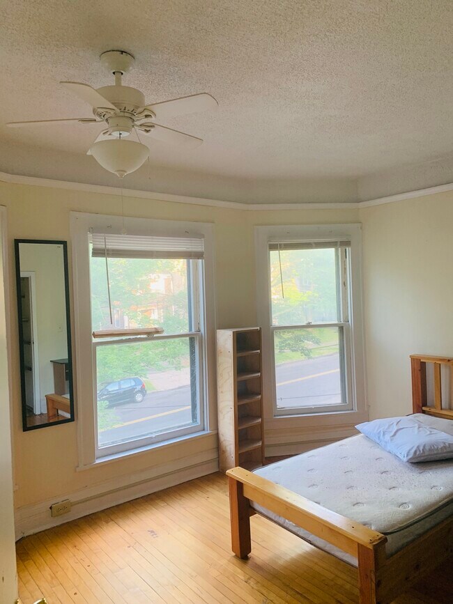 Bedroom - 444 Westcott St