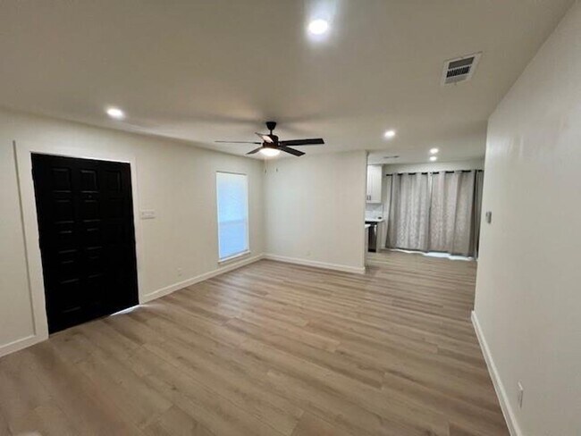 Foto del edificio - Allandale Place / Culdesac / Refrigerator / Washer/Dryer / Fenced Yard