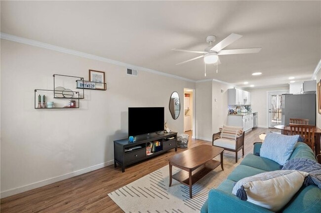 Building Photo - 520 Park Ave SE