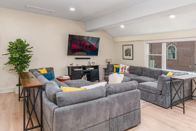 Building Photo - 70 Lake Ave