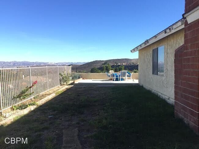 Building Photo - 3 br, 2 bath House - 1645 Calle De Oro