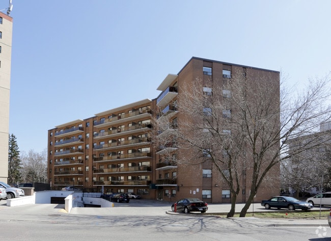 Building Photo - 105 Allan St