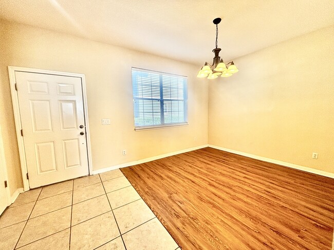 Building Photo - 13010 Langstaff Dr