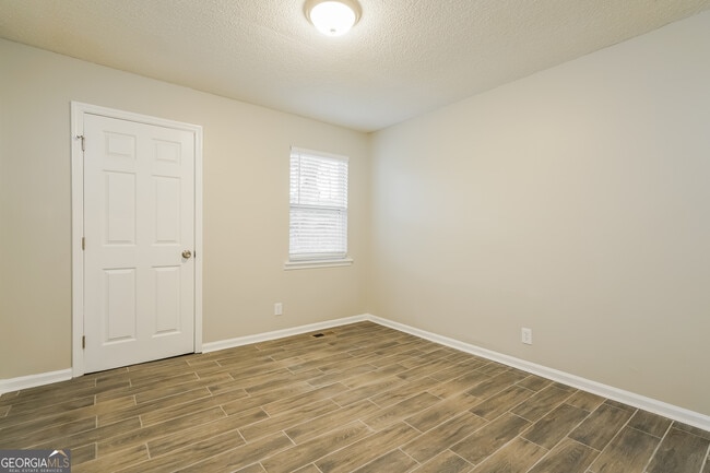 Building Photo - 2488 Carol Cir