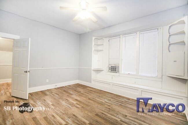 Foto del edificio - 2413 Creswell Ave
