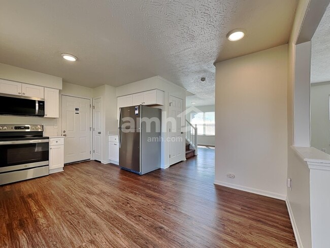 Foto del edificio - 3270 Village Dr