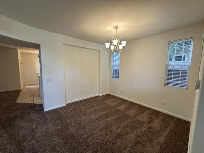 Building Photo - 1539 Figueroa Dr