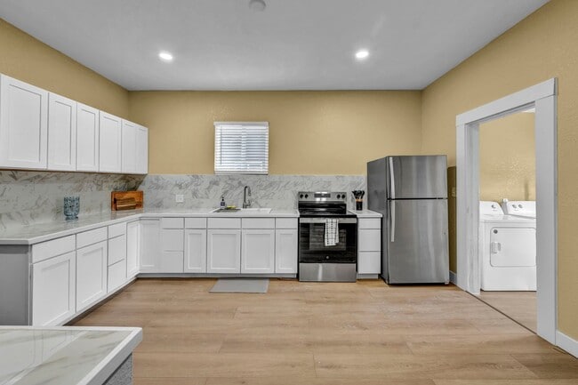 Building Photo - FULLY FURNISHED HISTORIC CHARMER BETWEEN UNR & DOWNTOWN – UTILITIES INCLUDED, MODERN UPGRADES, PR...