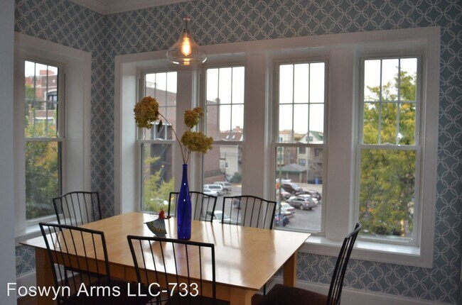 Foto del edificio - 733-735 W Belmont Ave