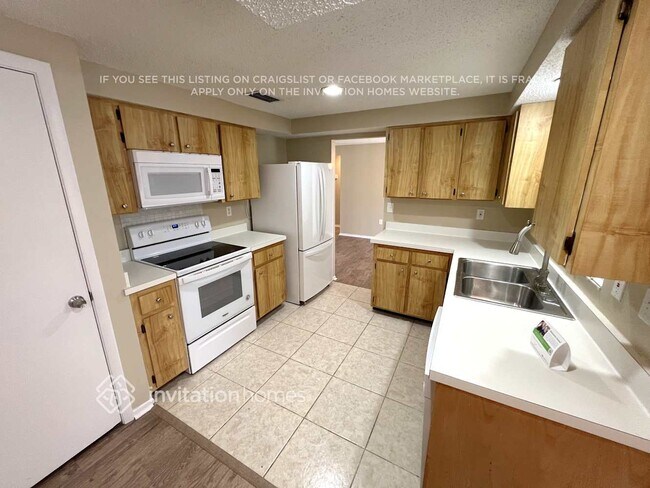 Building Photo - 1240 Waterside Ln