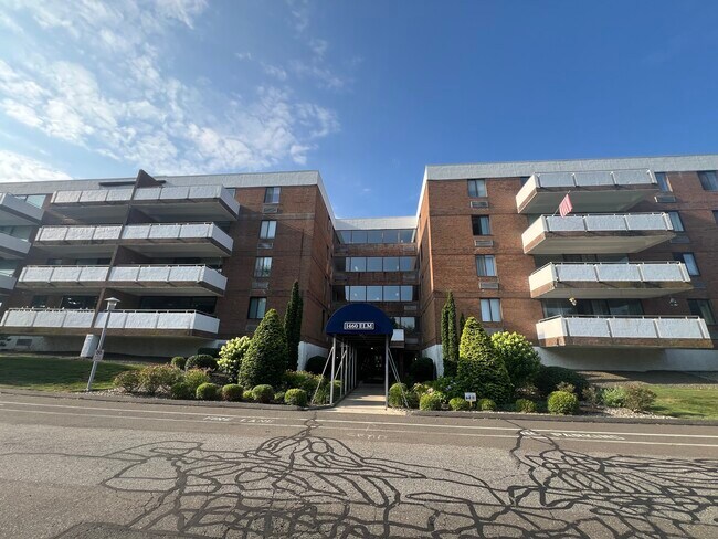 Foto del edificio - 1460 Elm St
