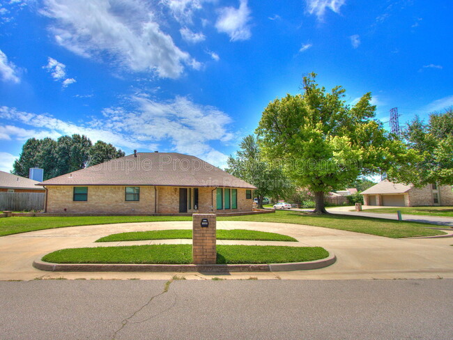 Photo - 7712 NW 101st St House