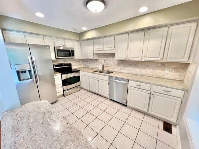 Foto del edificio - 302 Foxwood Cir